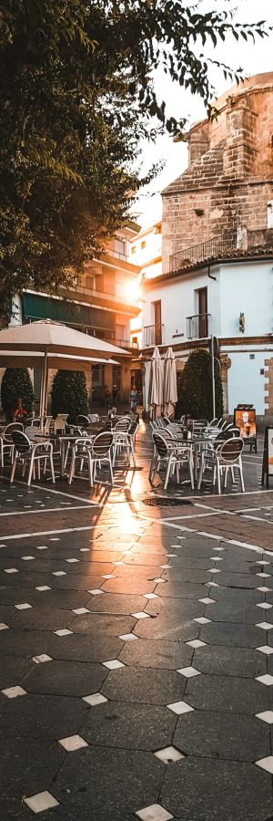 Place à côté de la cathédrale de Malaga